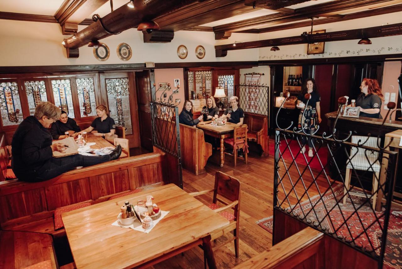 Der Eberhard - Wohnen & Essen Bei Ilse Hotel ซังค์ท มิคาเอล อิน โอเบอร์สไตเออร์มาร์ค ภายนอก รูปภาพ